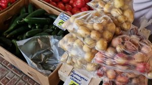 #якутск Местные арбузы по 150 рублей! В овощных рядах Крестьянского рынка г. Якутск 29.08.2025 г.