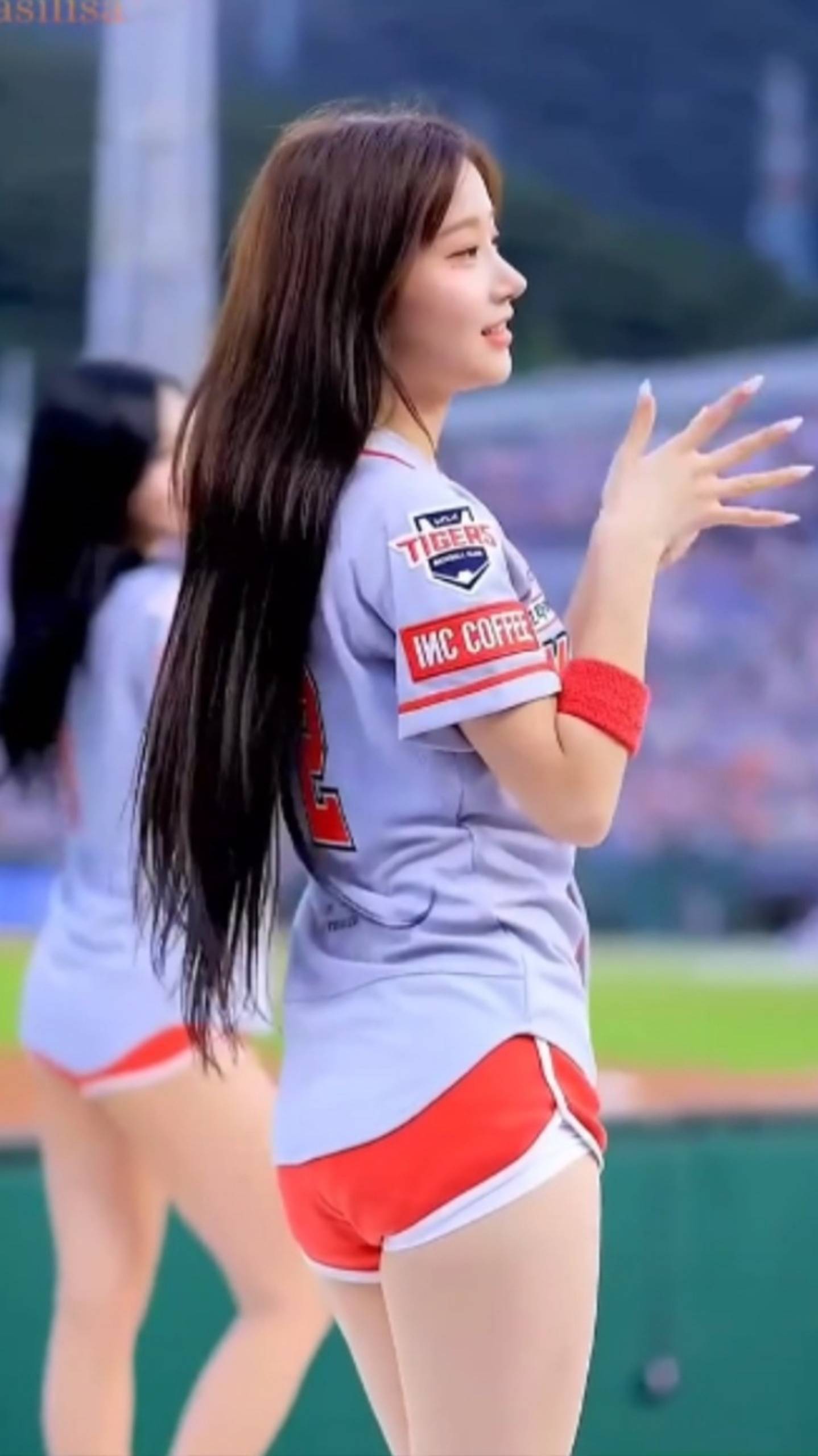 Девушка 💐 Группа поддержки смотреть онлайн