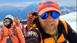 Группа Клуба 7 Вершин «Электролиты» поднимается для акклиматизации  на Скалы Пастухова