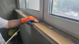 Монтаж длинного подоконника подкладками 🪟