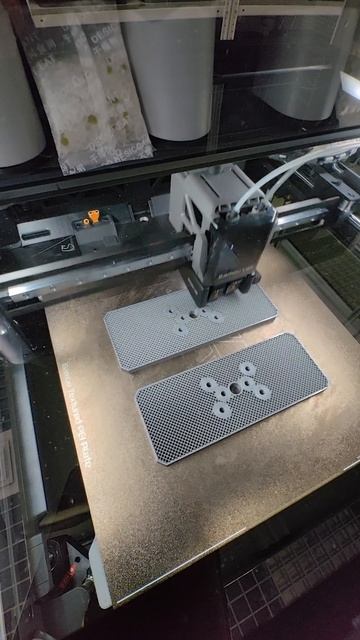 Bambulab H2D печатает заказ смотреть онлайн