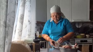 Была бы курочка/ осталось только юбку одеть/ почем тыква