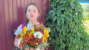 Алена читает стих Бориса Заходера "Собачкины огорченья"