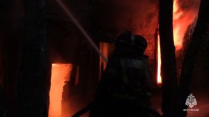 Огонь во вспыхнувшем бараке оперативно ликвидировали хабаровские пожарные МЧС России