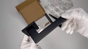 Ручка на раздельном тонком основании VETTORE R21.051 MBP(Черный Матовый)