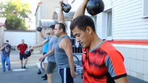 Сотрудники комбината соревновались в скорости, силе и выносливости.