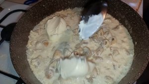 Паста  с грибами в сливочном соусе.