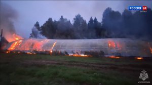 В Орловском районе загорелся склад с сеном