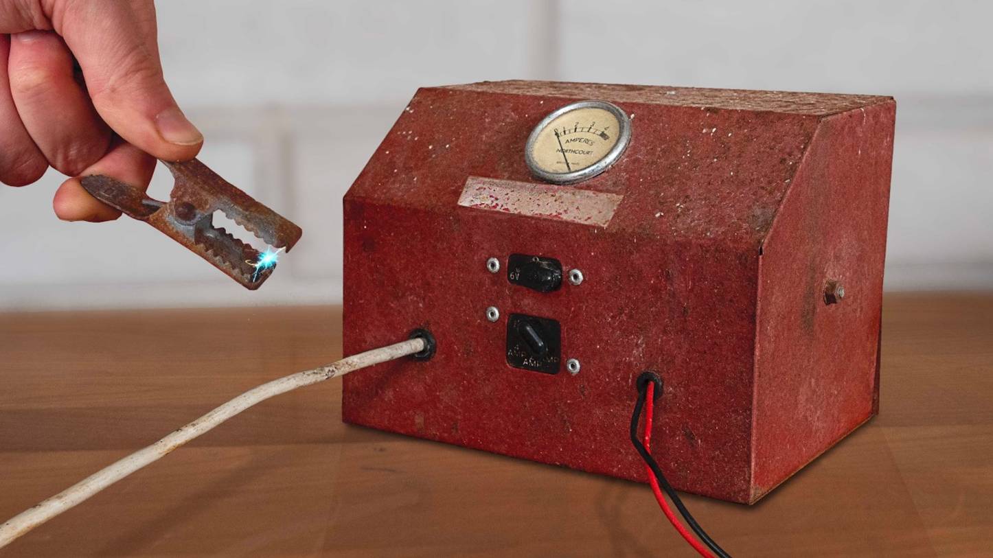 🔋 ПОДПИСЧИК ПРИСЛАЛ СТАРЫЙ ЗАРЯДНИК — Я НЕ ВЕРИЛ, ЧТО ЕГО МОЖНО СПАСТИ! 😱 смотреть онлайн