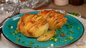 Хассельбек на ужин и обед.  КАРТОШКА-ГАРМОШКА С СУЛУГУНИ