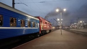 Поезд № 629 Минск — Гродно с тепловозом ТЭП70БС-117