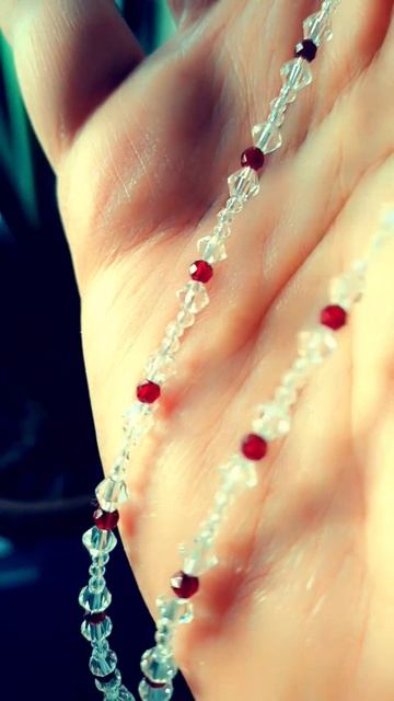 Чокер из хрусталя и гранатов