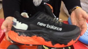 сти191. Кроссовки бренд новые