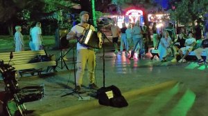 Баянист на набережной в Ялте 29.08.2025