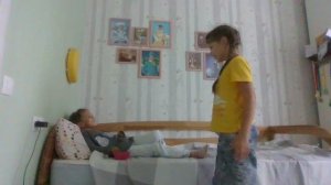 сестра с сестрой