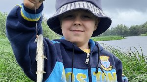 Рыбалка на Иртыше 2025.Первая щука в жизни.Тихон и Макс рыбалка Детство поймали щуку