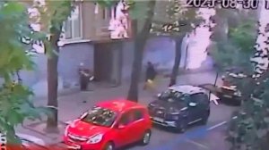 Момент убийства экс-спикера Верховной рады Парубия попал в объектив уличной камеры