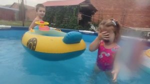 Сарматик и Аланка в бассейне