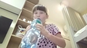 попробуй не сосмиятся. 🤣😂