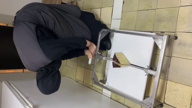 Сырорезка, режем пармезан, Агроконтинент