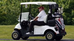 Axios: Трамп на фоне слухов о его смерти собрался сыграть в гольф