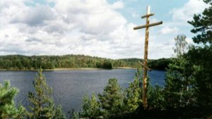 Среди тёмной воды, среди белых скал. Карелия. о. Канансаари.