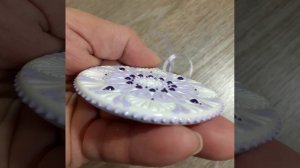 Точечная и текстурная роспись елочного украшения