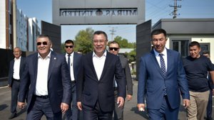Садыр Жапаров открыл новую школу и Академию бокса на юго-западе Кыргызстана