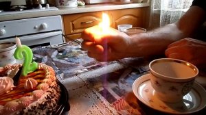 Непростой старый способ зажечь спичку