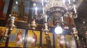 Вход в святая-святых - в Усыпальницу Пресвятой Богородицы