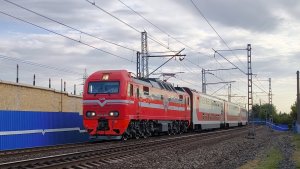 Электровоз ЭП2К - 439 «150 лет депо Самара» с пассажирским поездом N064 Санкт-Петербург - Самара