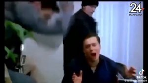 бомж углал машину