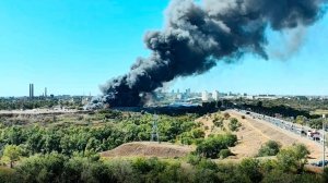 Площадь пожара на рынке в Волгограде увеличилась до 3 тыс. кв. м