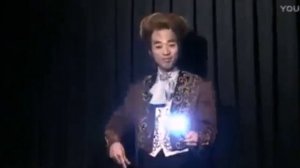 волшебная палочка со вспышкой света