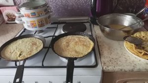 ДЕНЬ на КУХНЕ / РЕЖУТ ПЛИТКУ / ДОЖДЬ кап -  кап / КОПАЕМ КАРТОШКУ / СЕЛО / УРАЛ