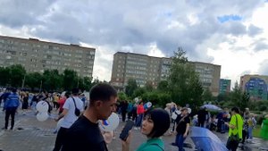 Детская площадка в г. Прокопьевске в виде корабля на фонтане на площади