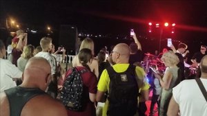 Керчь. Ул., пл. Ленина, сквер Монетка  вечером 29.08.25