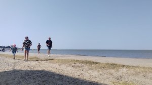 Приморско-Ахтарск в конце августа. Набережная совсем пустая.