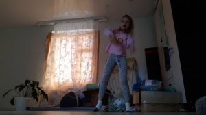 Танцую под песню Поли