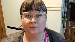 Готовлю ужин и болтаю.