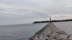 Банный мол и маяк в бухте Далекой на Ладожском озере