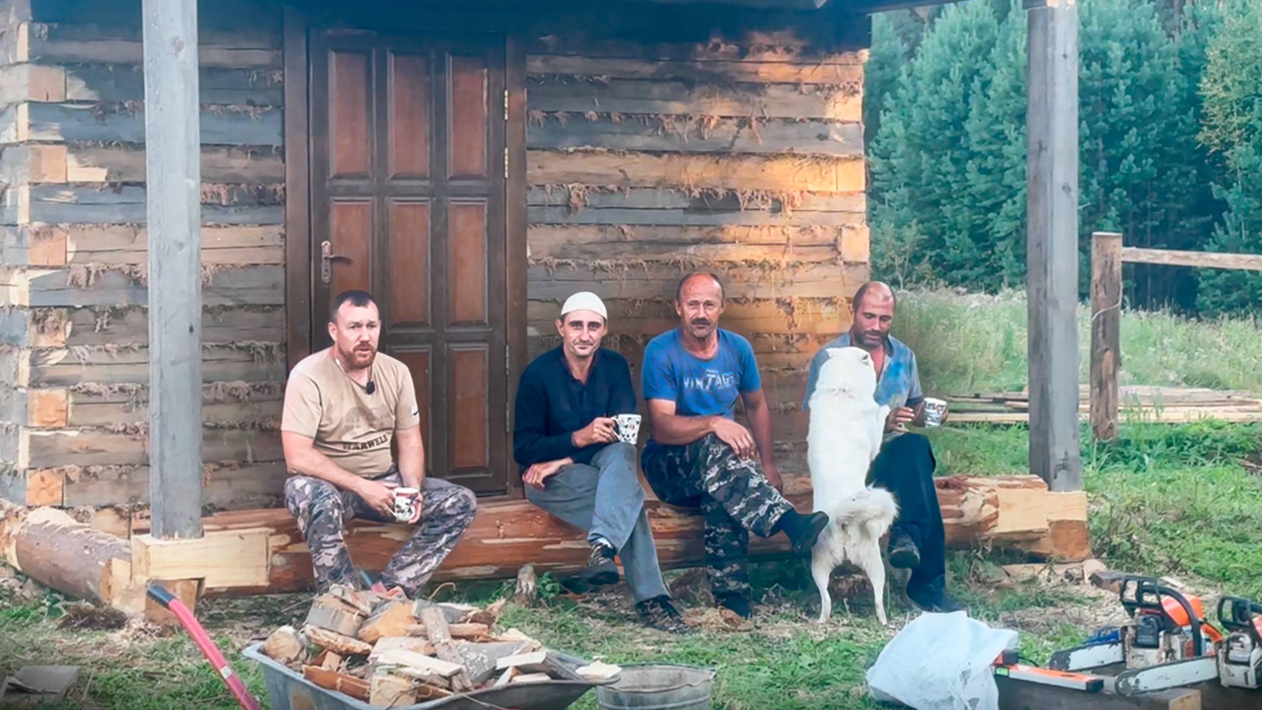 Как построить баню в заброшенной деревне без дорог? Звери нас услышали смотреть онлайн