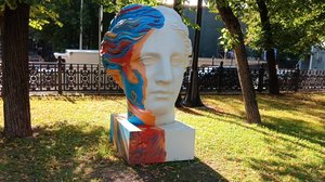 Прогулки по Москве.Фестиваль "Арт Бульвар на Гоголевском.Творческий активатор". Расписные головы