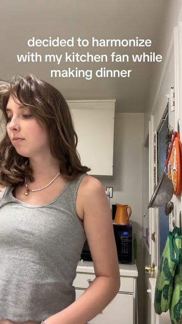 жуткая песня смотреть онлайн