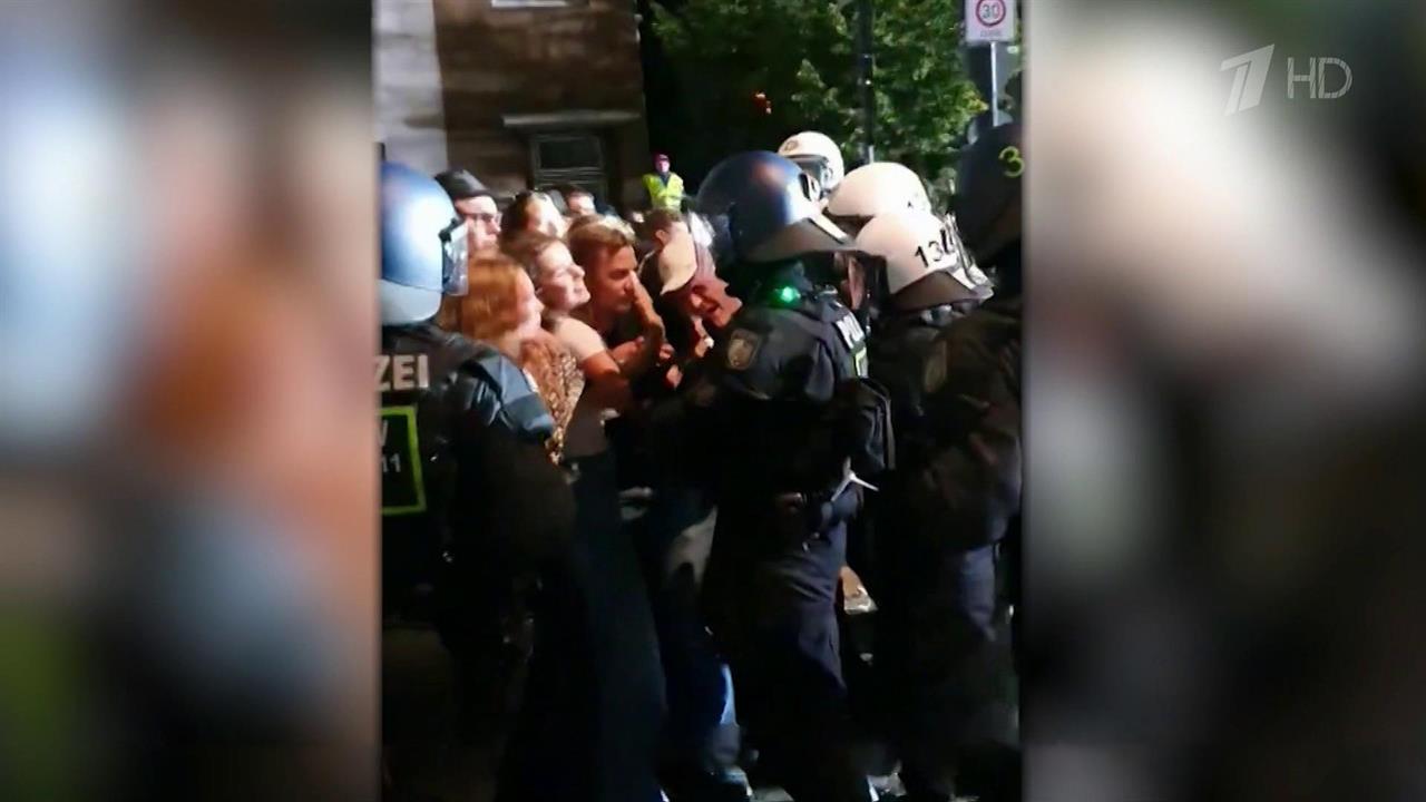 На демонстрации против милитаризации Германии выходят тысячи человек