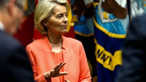 Урсула фон дер Ляйен назвала торговую сделку США и ЕС несовершенной