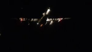 Ночная заправка самолета как отдельный вид искусства.