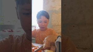 моя еда, моя еда, она мне принадлежит и таким же как и я