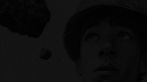 если бросишь на небо камень