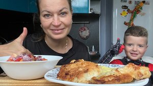 МУКБАНГ РЫБА В КЛЯРЕ С ПЮРЕШКОЙ/САЛАТ С ПОМИДОРАМИ/MUKBANG ЕДА ОБЖОР